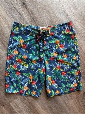 Abercrombie & Fitch Campus Fit Navy Tropical Floral Swim Shorts Men’s M